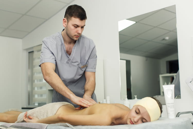 Масаж очима лікаря